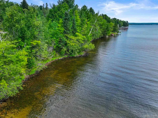 $199,000 | 44065 Highway 41, Chassell, MI 49916