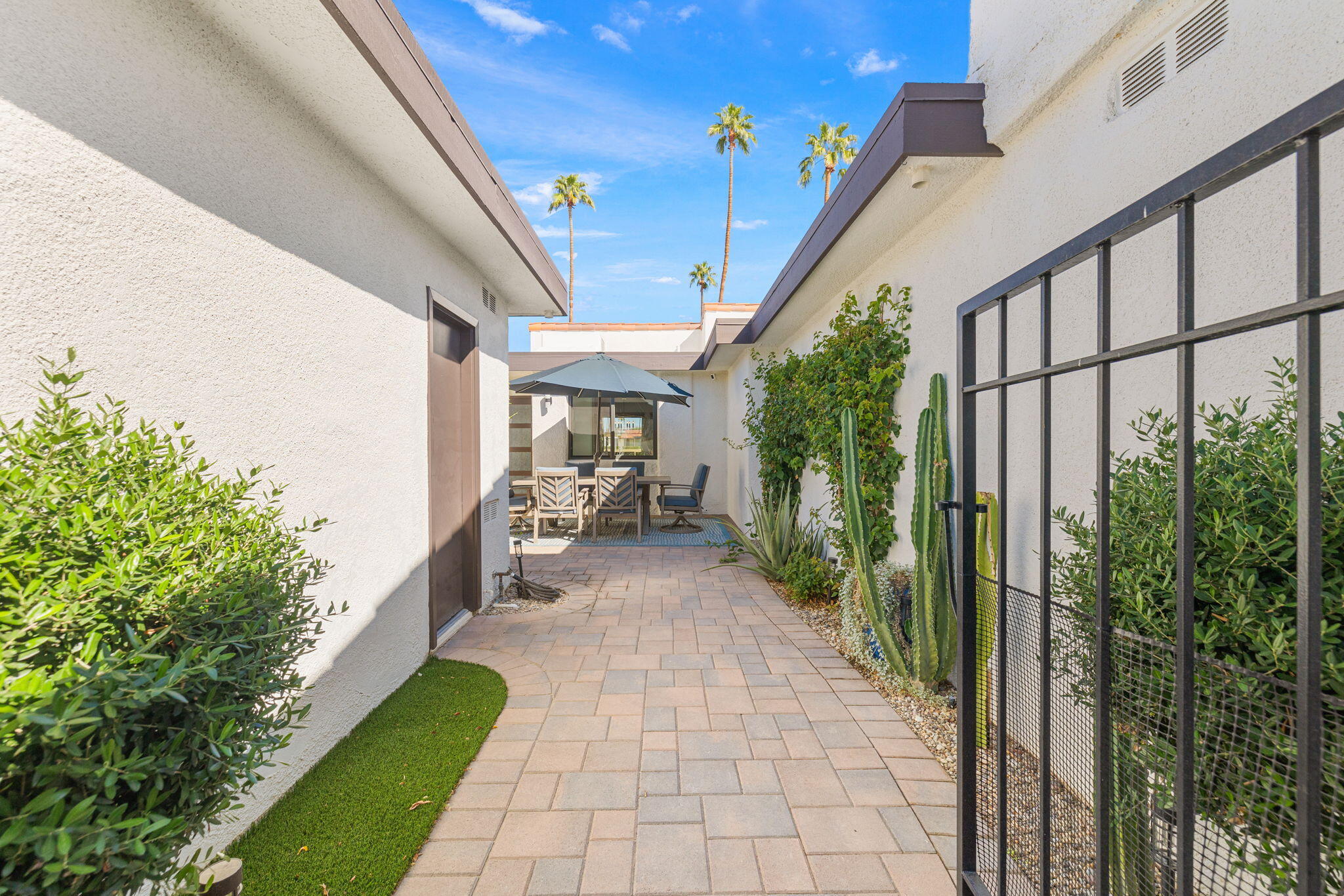 36 San Sebastian Drive Rancho Mirage, CA 92270 - Photo 1 of 32 4-web-or-mls-8M4A4406