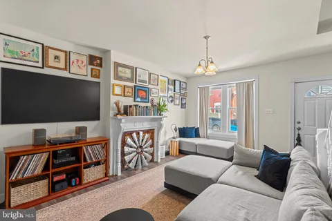 $315,000 | 406 North 42nd Street, Philadelphia, PA 19104