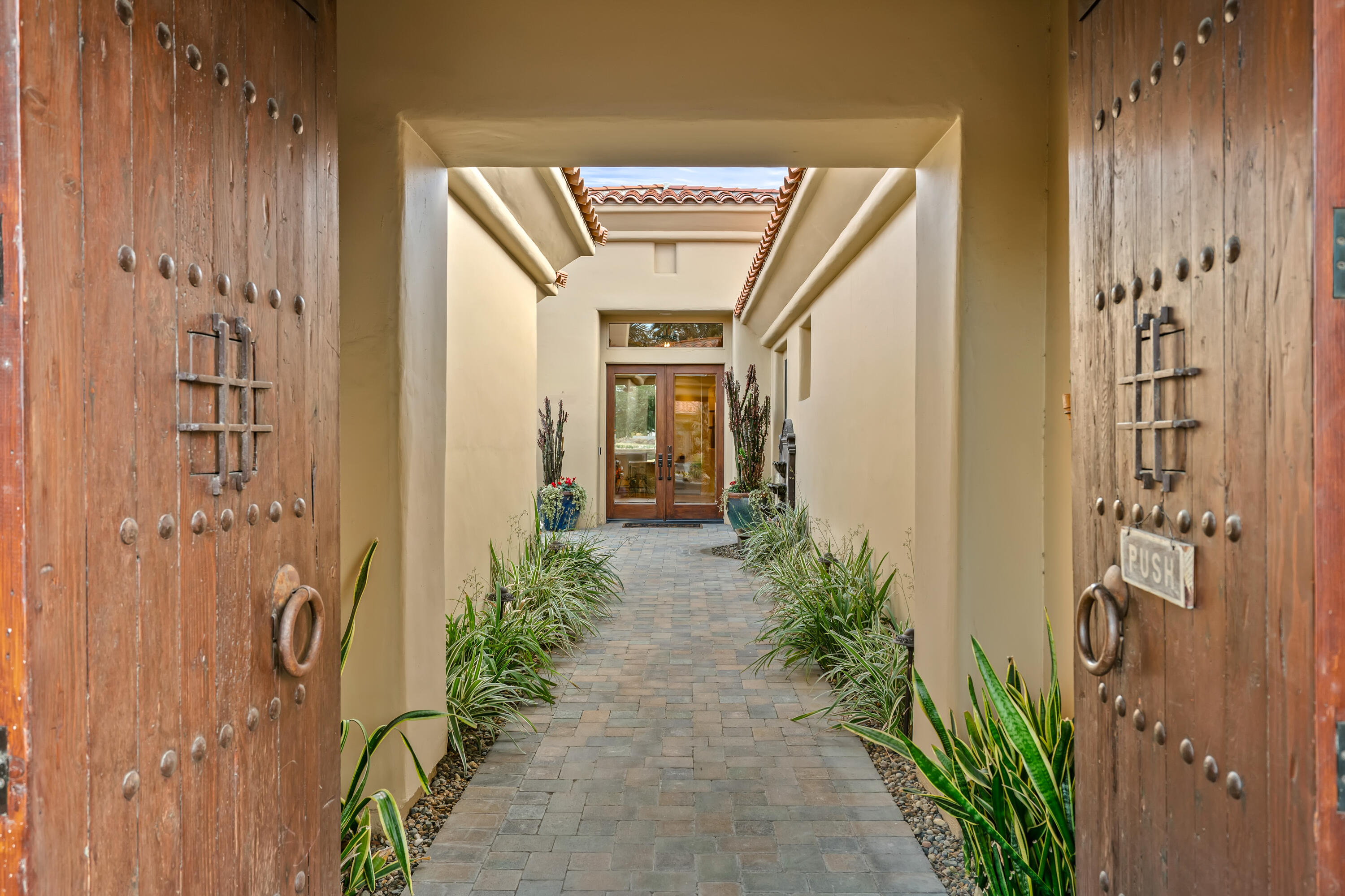 272 Loch Lomond Road Rancho Mirage, CA 92270 - Photo 4 of 67 IMG-4