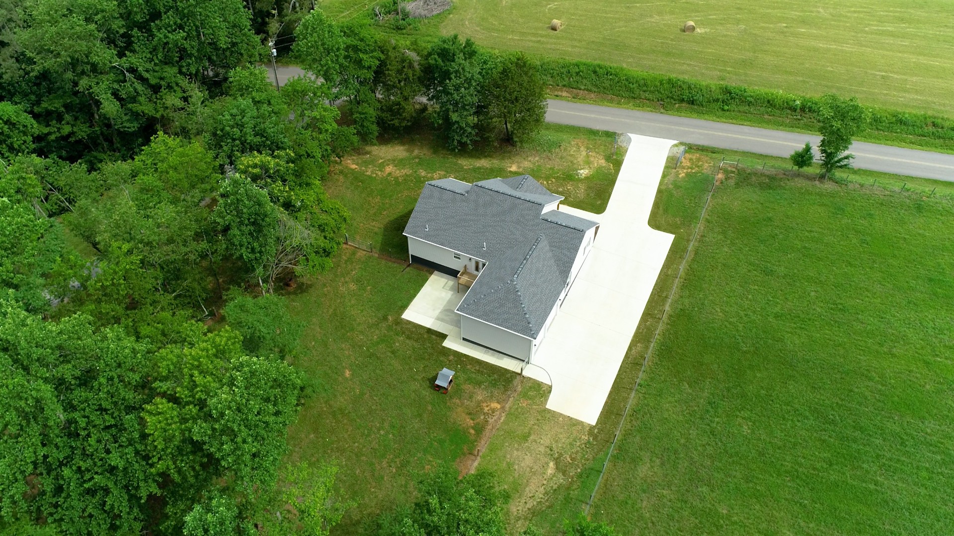 142 Philpot Road Ardmore, TN 38449 - Photo 49 of 51 an aerial view of a house with a yard