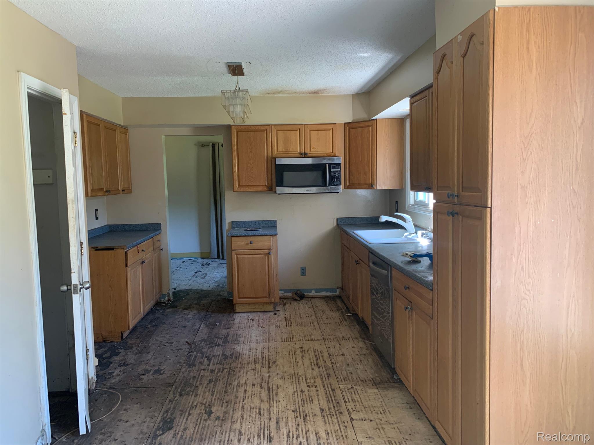 301 North Baldwin Road Oxford, MI 48371 - Photo 21 of 33