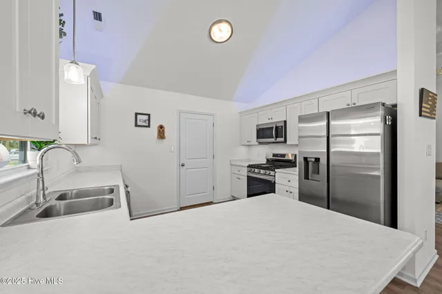 $315,000 | 133 Buckskin Drive, Pollocksville, NC 28573