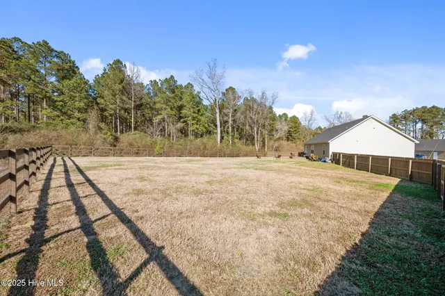 $315,000 | 133 Buckskin Drive, Pollocksville, NC 28573