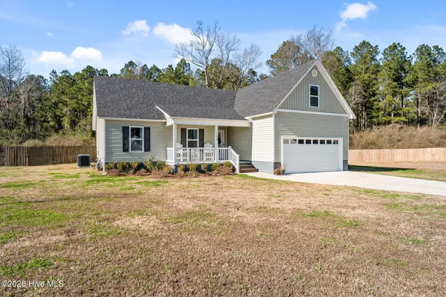 $315,000 | 133 Buckskin Drive, Pollocksville, NC 28573