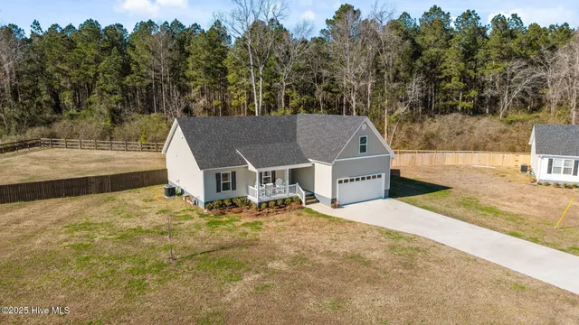 $315,000 | 133 Buckskin Drive, Pollocksville, NC 28573