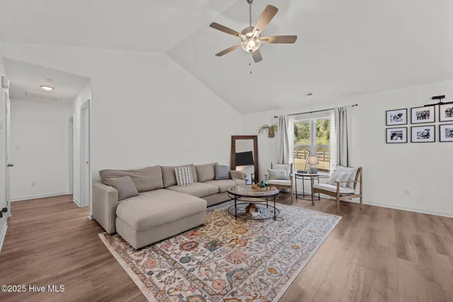 $315,000 | 133 Buckskin Drive, Pollocksville, NC 28573