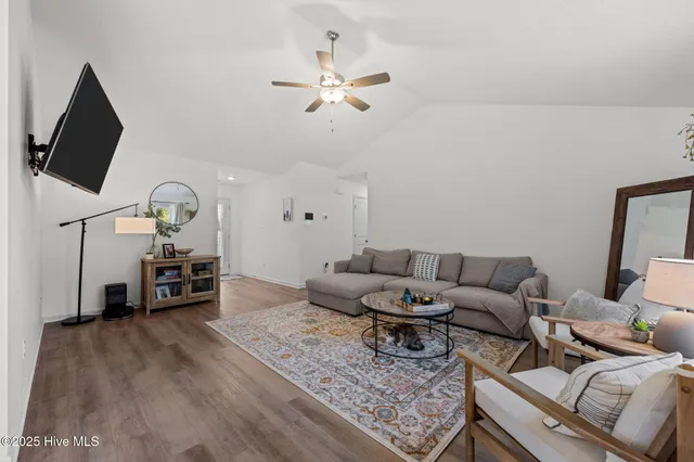 $315,000 | 133 Buckskin Drive, Pollocksville, NC 28573