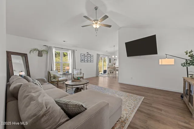 $315,000 | 133 Buckskin Drive, Pollocksville, NC 28573