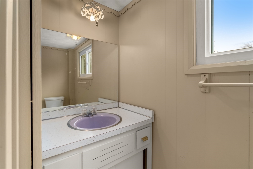 136 Pleasant Street Ware, MA 01082 - Photo 34 of 41