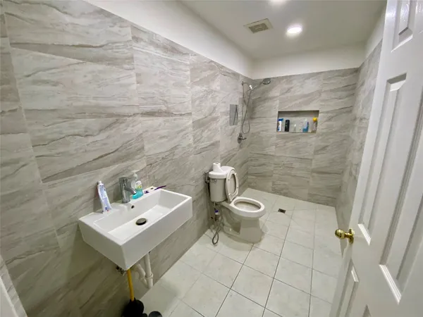 $349,999 | 14319 Sandalfoot Street, Houston, TX 77095