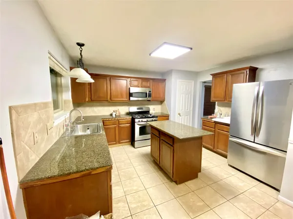 $349,999 | 14319 Sandalfoot Street, Houston, TX 77095