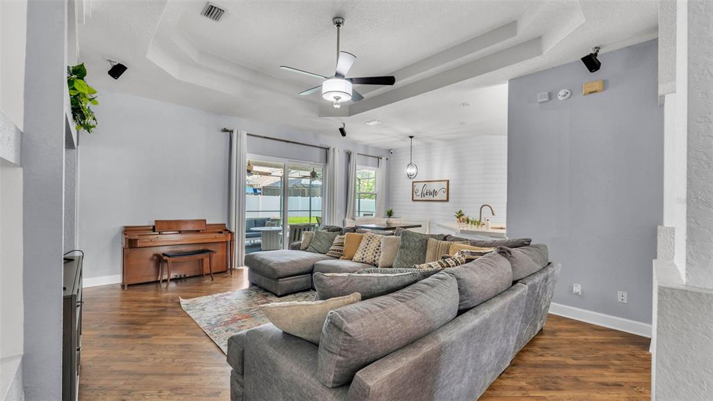 3911 Smoke Rise Court Valrico, FL 33594 - Photo 14 of 62