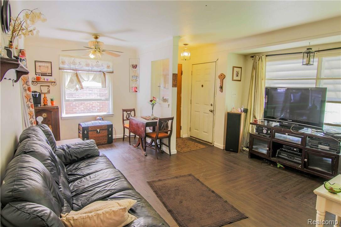 205 Shadowlawn Street Inkster, MI 48141 - Photo 12 of 18 untitled (19 of 35).jpg