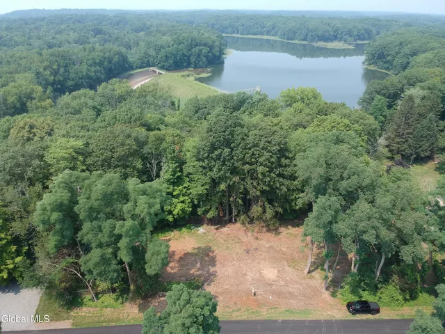 $134,900 | 1737 Crescent Road, Clifton Park, NY 12148