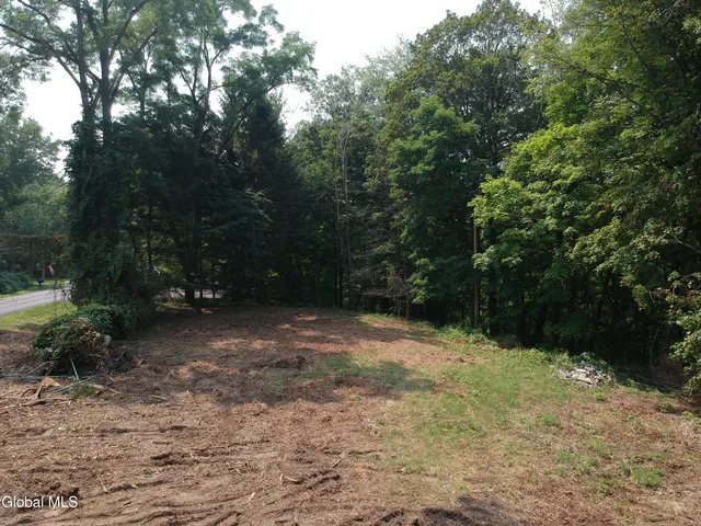 $134,900 | 1737 Crescent Road, Clifton Park, NY 12148