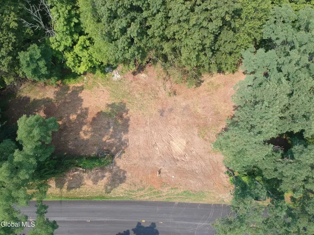 $134,900 | 1737 Crescent Road, Clifton Park, NY 12148