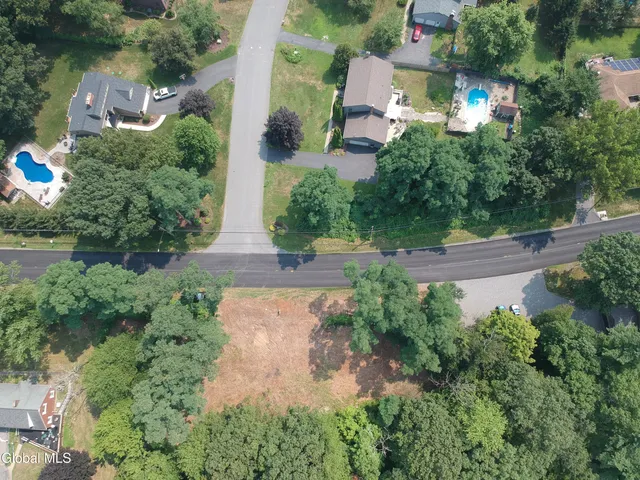 $134,900 | 1737 Crescent Road, Clifton Park, NY 12148