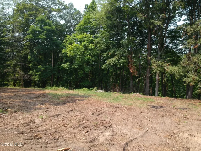 $134,900 | 1737 Crescent Road, Clifton Park, NY 12148