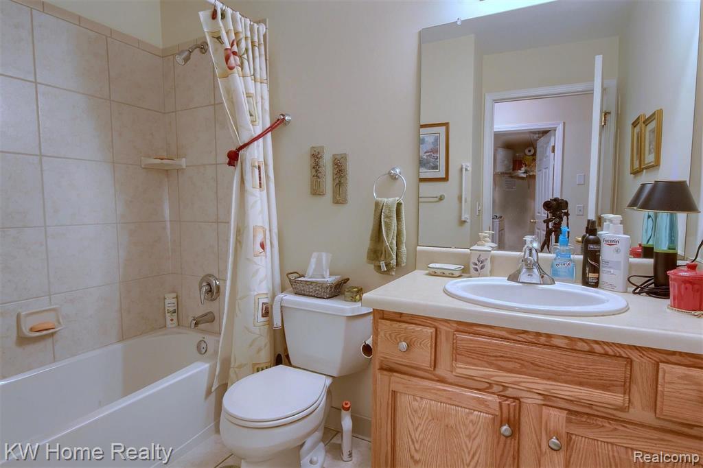 22441 Timber Ridge Court Woodhaven, MI 48183 - Photo 20 of 29