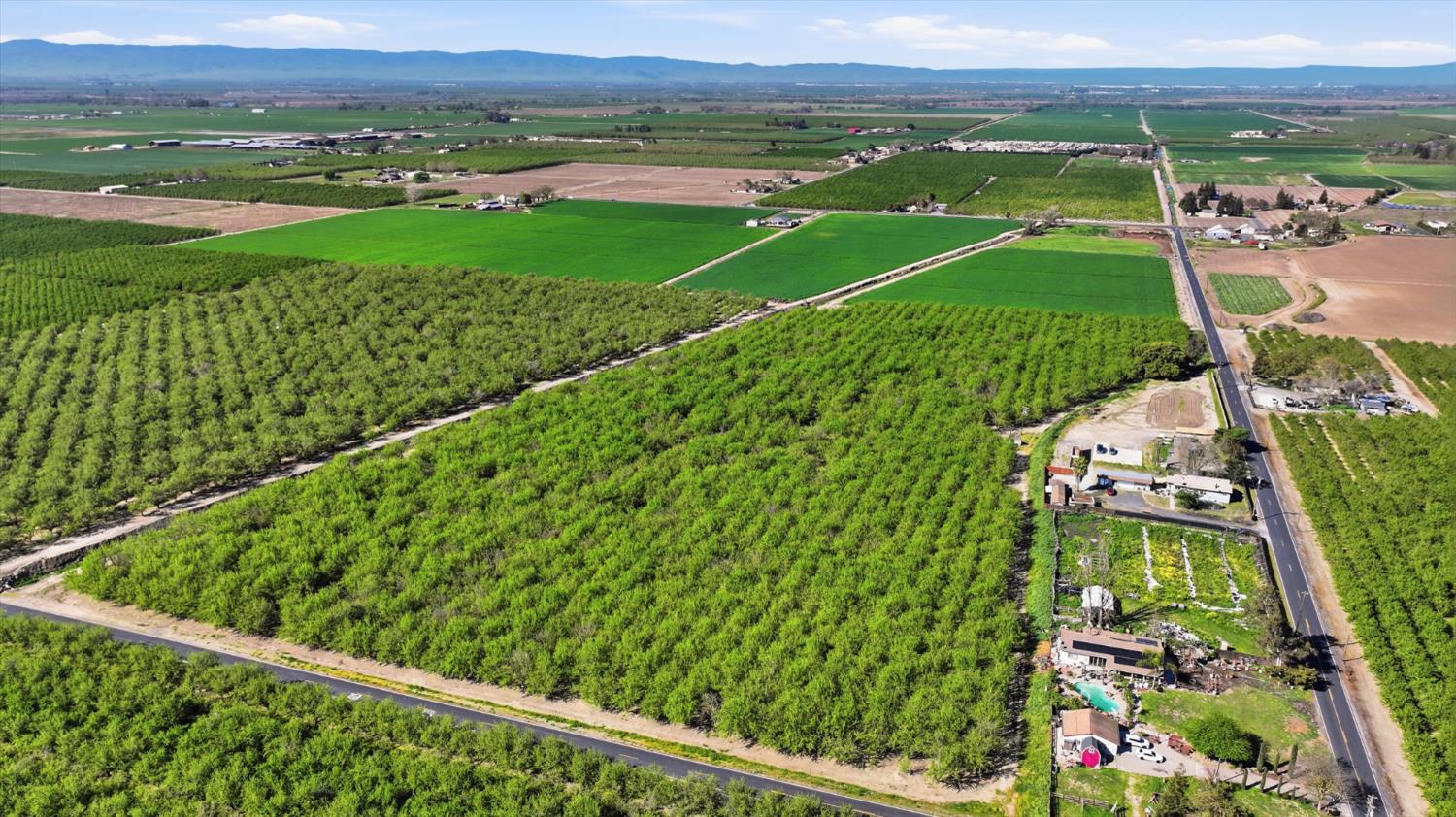 23131 Tinnin Road Manteca, CA 95337 - Photo 1 of 9 a view of a city