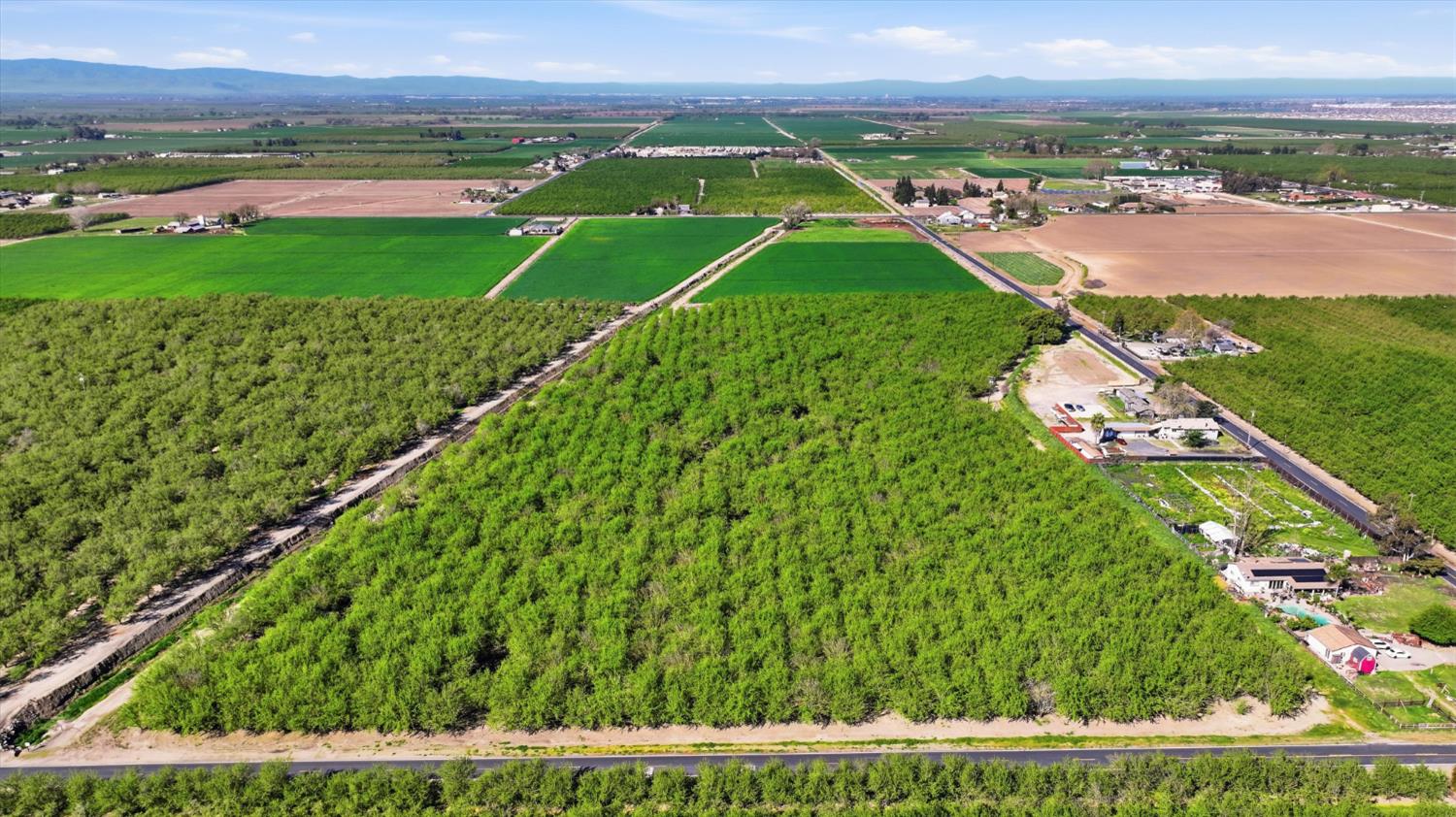 23131 Tinnin Road Manteca, CA 95337 - Photo 3 of 9 a view of a city