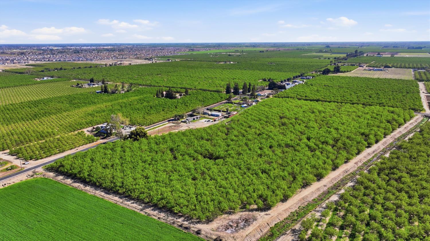 23131 Tinnin Road Manteca, CA 95337 - Photo 4 of 9 a view of a city