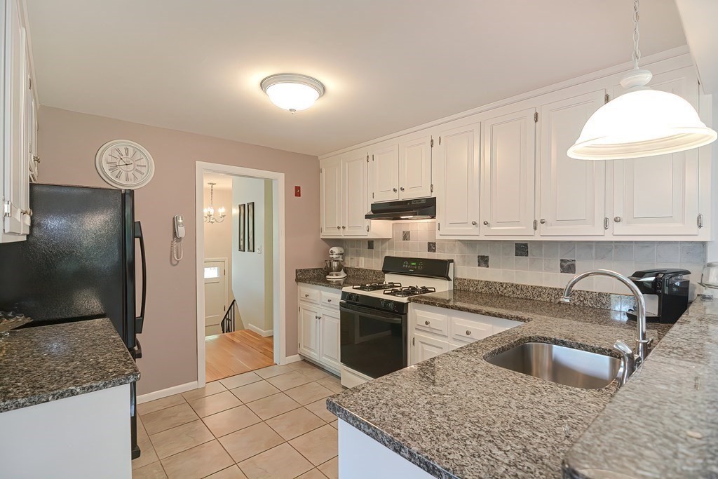 43 Ridge Road Holliston, MA 01746 - Photo 11 of 37 Gallery Image 11