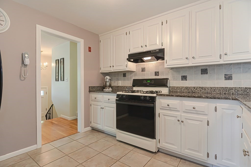 43 Ridge Road Holliston, MA 01746 - Photo 12 of 37 Gallery Image 12