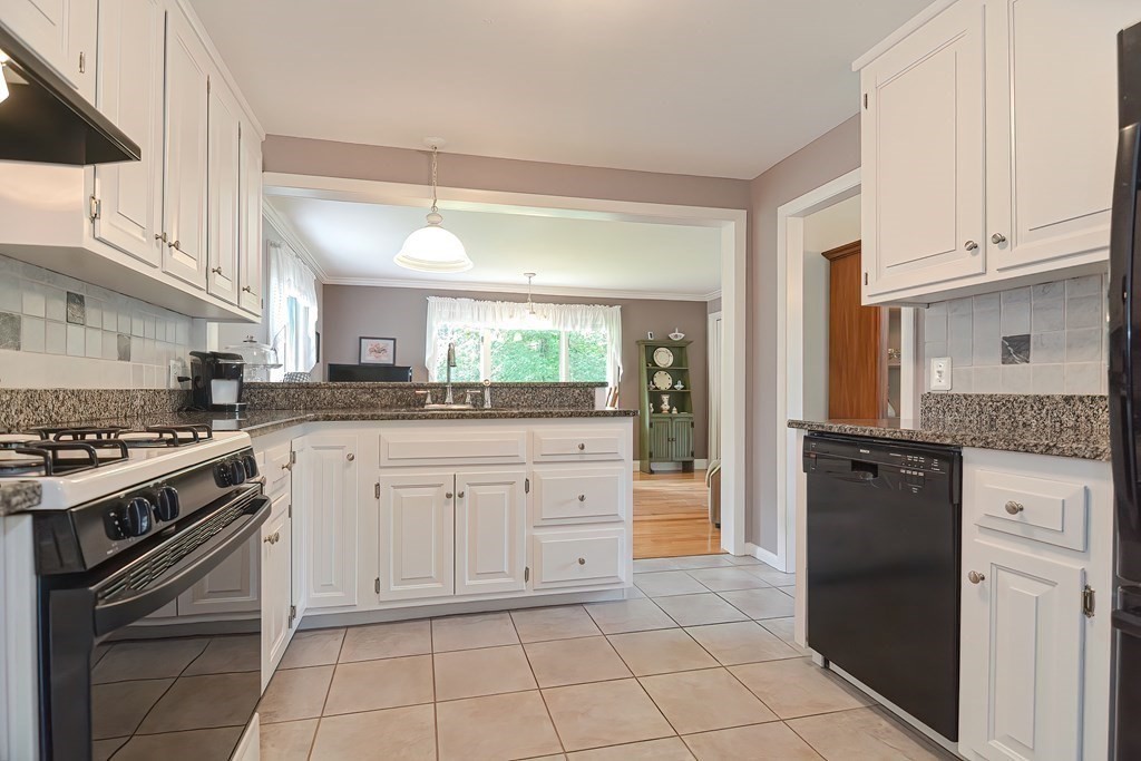43 Ridge Road Holliston, MA 01746 - Photo 14 of 37 Gallery Image 14
