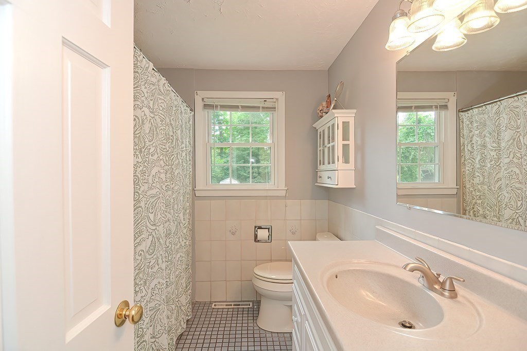 43 Ridge Road Holliston, MA 01746 - Photo 26 of 37 Gallery Image 26
