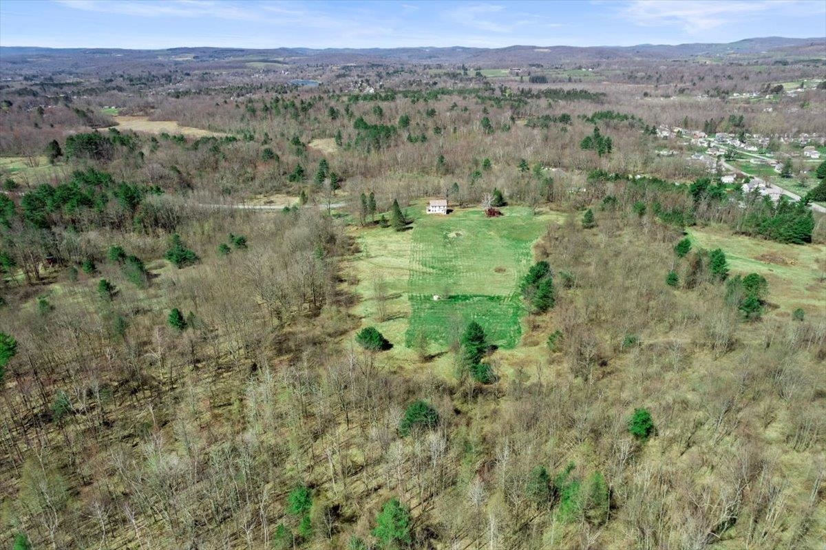 326 Vermont Rte 7a Shaftsbury, VT 05262 - Photo 8 of 40