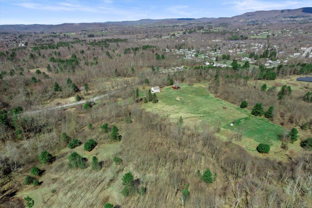 326 Vermont Rte 7a Shaftsbury, VT 05262 - Photo 9 of 40