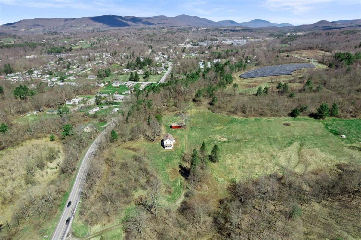 326 Vermont Rte 7a Shaftsbury, VT 05262 - Photo 10 of 40