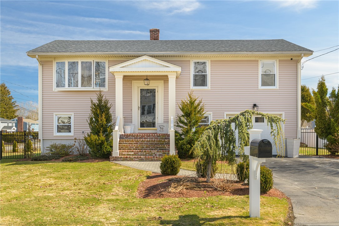 6 Jenkins Street Bristol, RI 02809 - Photo 3 of 36