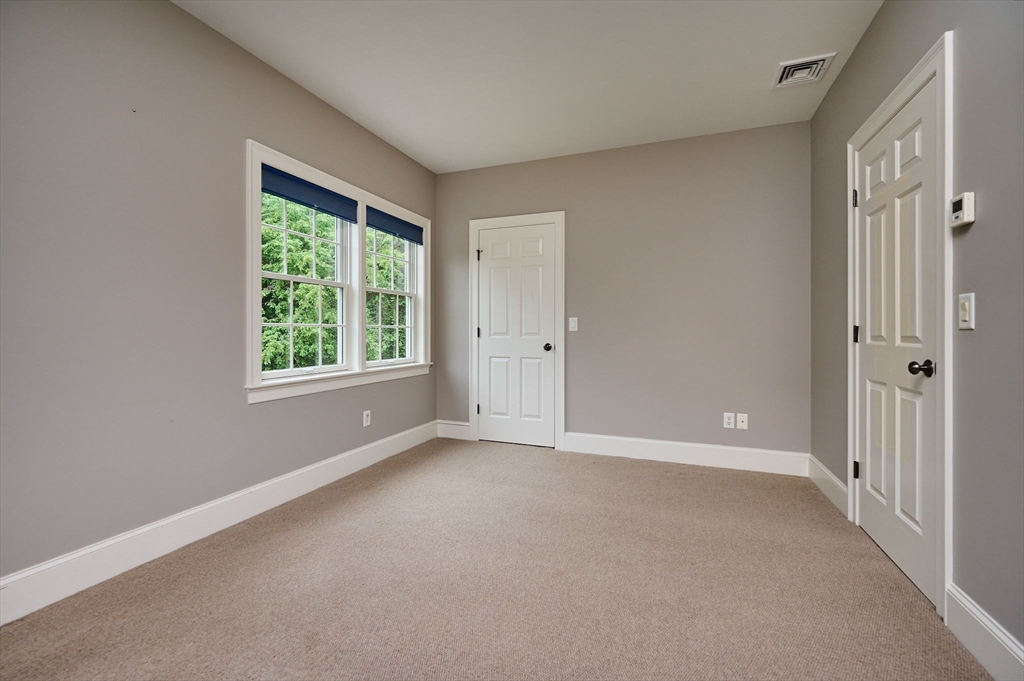 46 Sovereign Way Northampton, MA 01062 - Photo 31 of 42