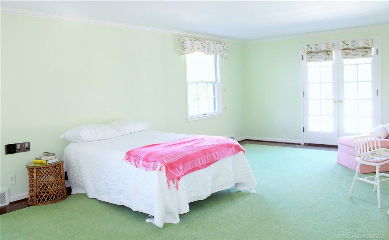 350 Moross Road Grosse Pointe, MI 48236 - Photo 47 of 70 31306320-46.JPG