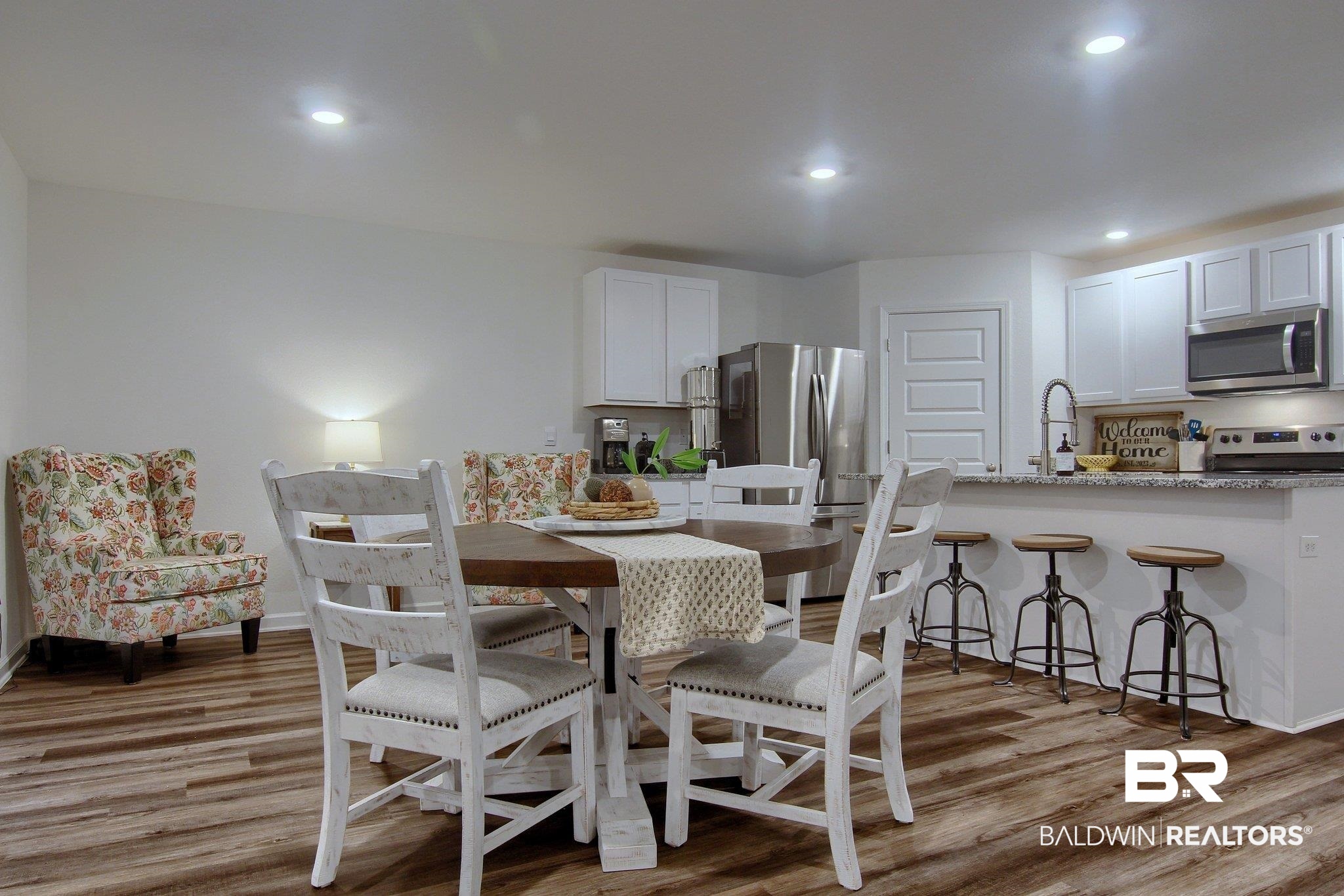 384 Winters Avenue Gulf Shores, AL 36542 - Photo 4 of 26 Kitchen/Dining
