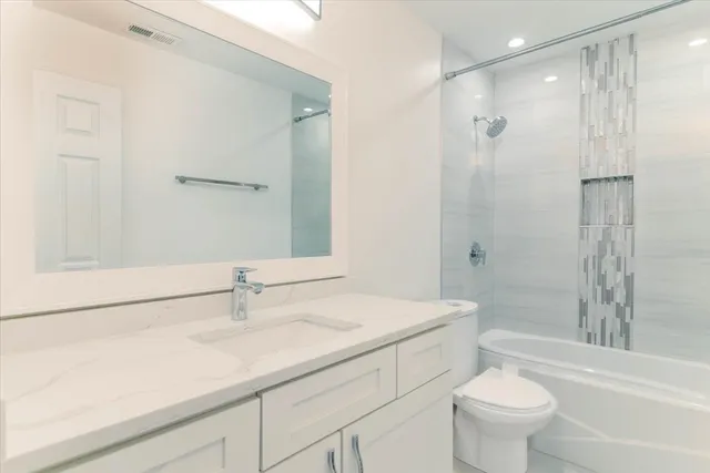 $499,900 | 38 East Grandview Drive, South Holland, IL 60473