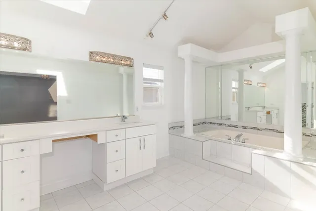 $499,900 | 38 East Grandview Drive, South Holland, IL 60473