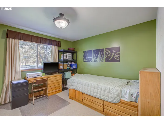 $750,000 | 369 Upper Camp Loop Road, Roseburg, OR 97470