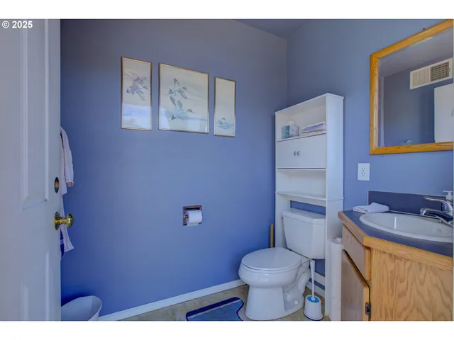 $750,000 | 369 Upper Camp Loop Road, Roseburg, OR 97470