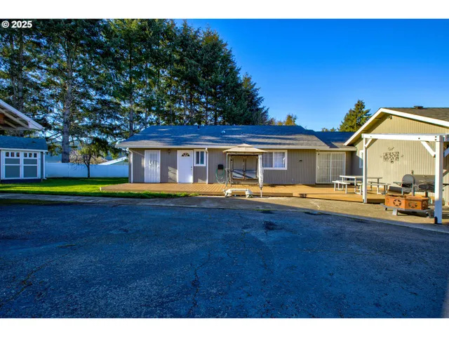 $750,000 | 369 Upper Camp Loop Road, Roseburg, OR 97470