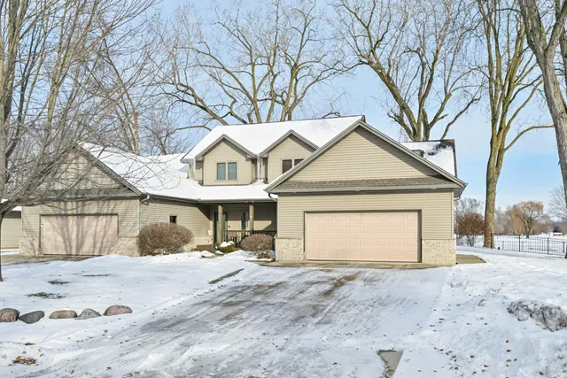 $2,500 | 124 Chapel Avenue, Twin Lakes, WI 53181