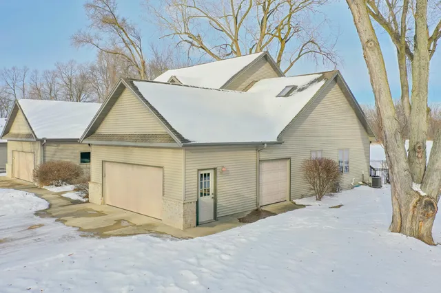 $2,500 | 124 Chapel Avenue, Twin Lakes, WI 53181