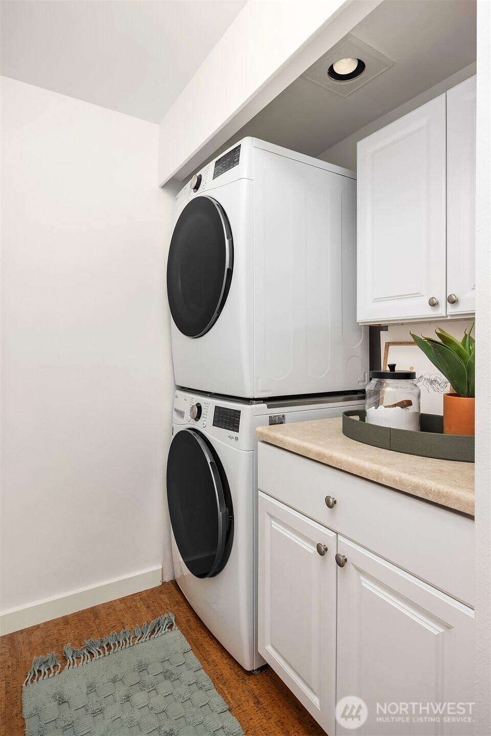 3300 B West Government Way Seattle, WA 98199 - Photo 18 of 23