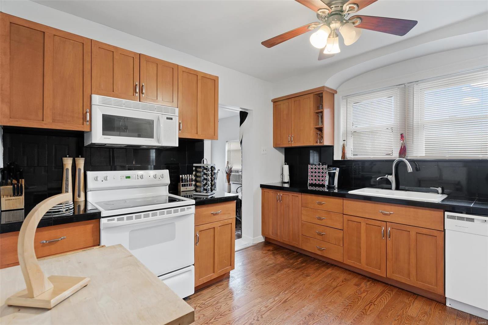 4025 Reavis Barracks Road St. Louis, MO 63125 - Photo 10 of 49 Gallery Image 10