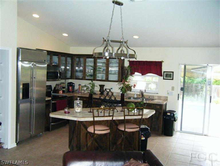 8061 Albatross Road Fort Myers, FL 33967 - Photo 4 of 17 Gallery Image 4