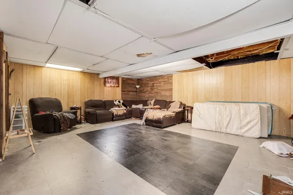 $300,000 | 5048 County Road 31, Auburn, IN 46706