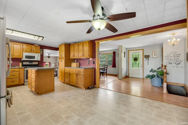 $300,000 | 5048 County Road 31, Auburn, IN 46706